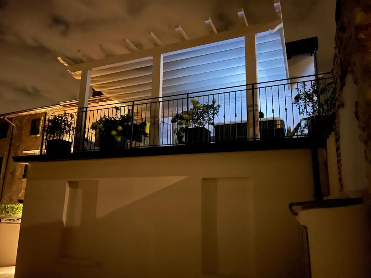דירות Dimora Di Charme פסקיארה דל גארדה מראה חיצוני תמונה